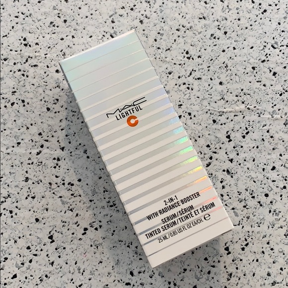 NWT MAC Cosmetics Dark Lightful C 2-in-1 Tint Seru